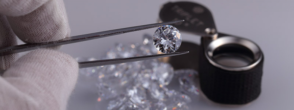 4 Carat Diamond Rings: The Diamond Pro's Guide